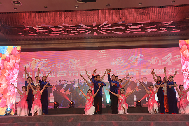 音樂(lè )快板《喜看迎賓新氣象》.JPG