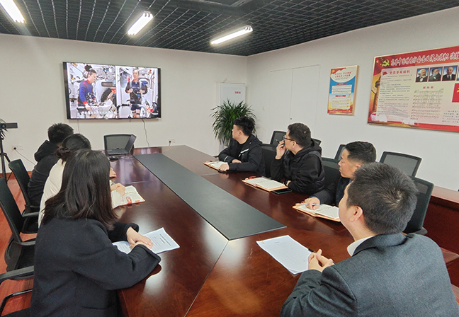 10鹽城國投創(chuàng  )投公司黨支部_副本.jpg